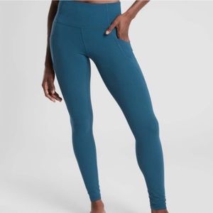 Athleta || Salutation Stash Leggings